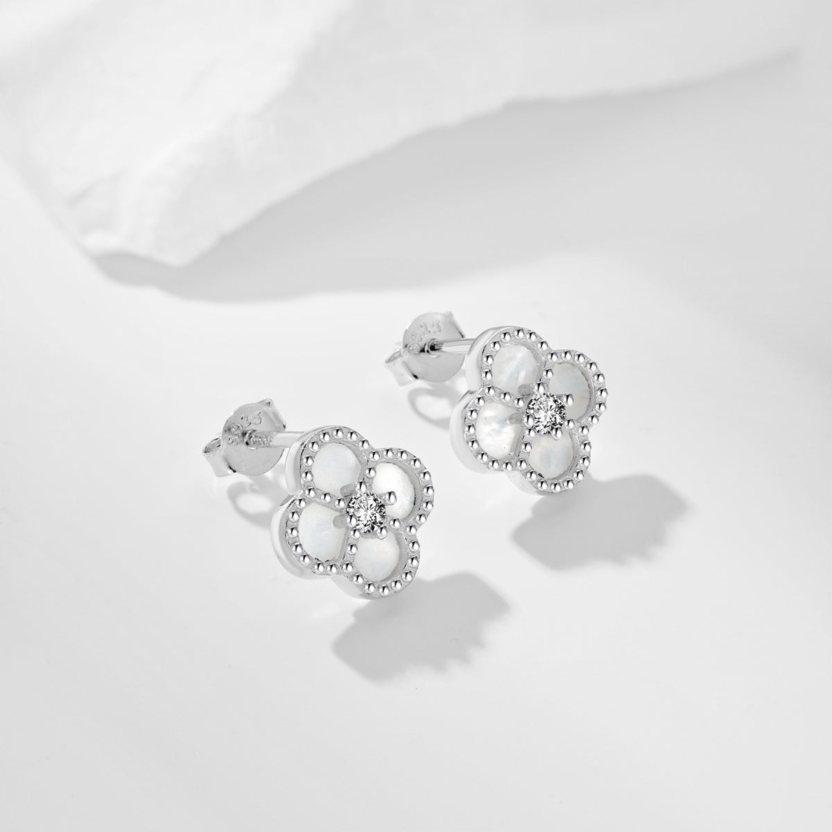 [XXX]Four-Leaf Clover Flower Shape Exquisite Earrings