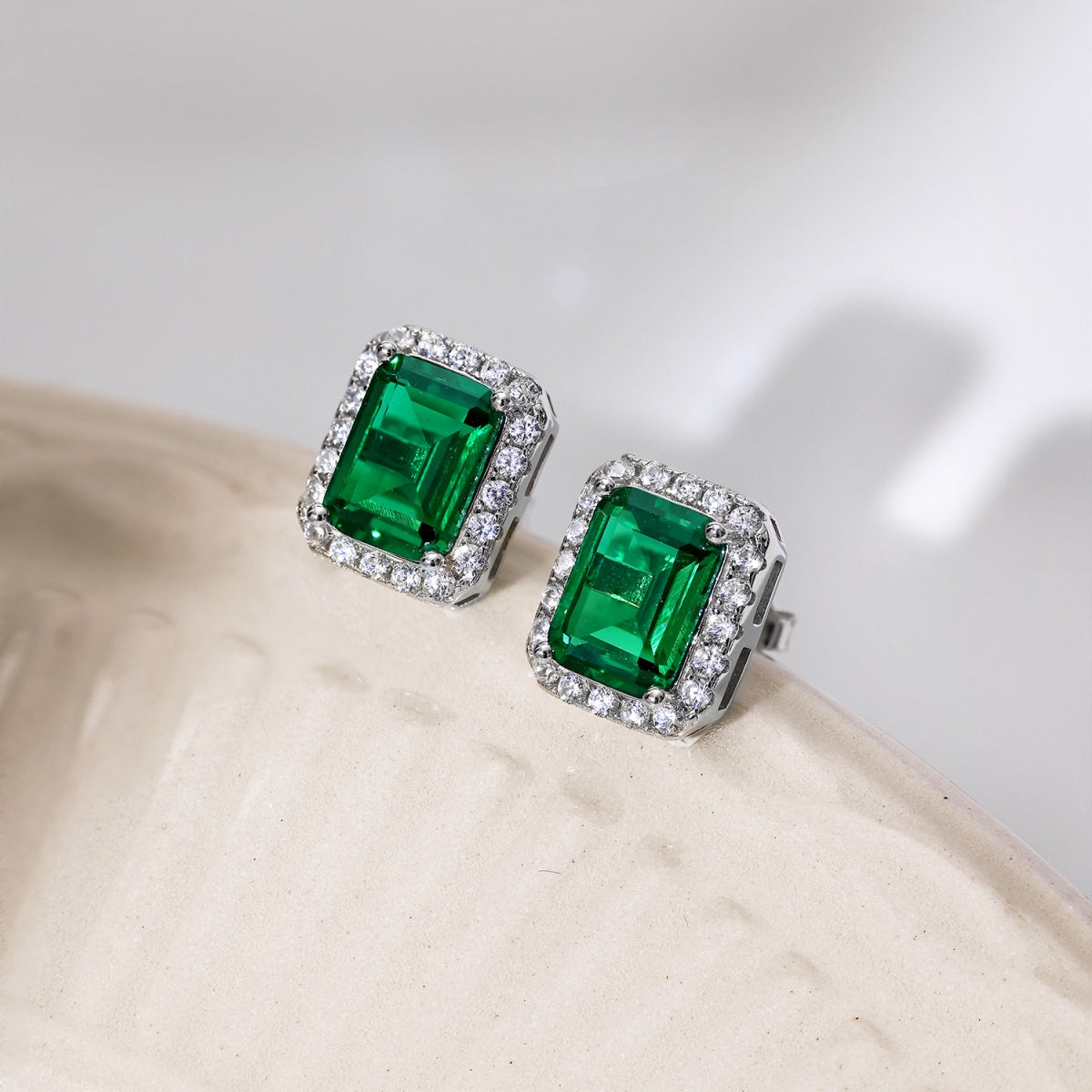 [XXX]Luxurious Dainty Emerald Cut Banquet Earrings