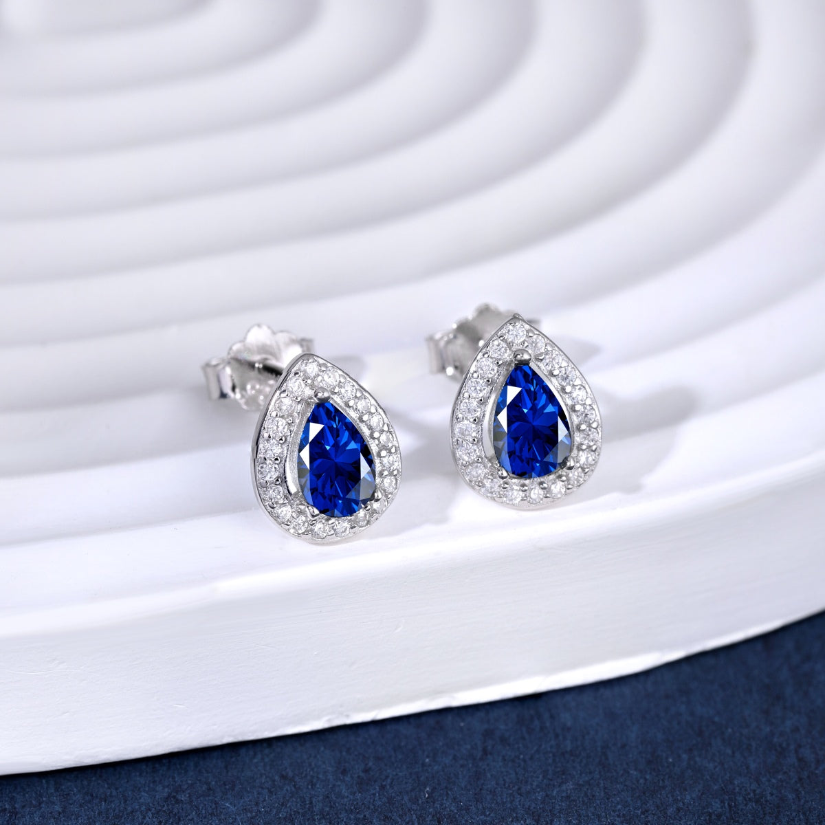 [XXX]Luxurious Water Drop Shape Earrings