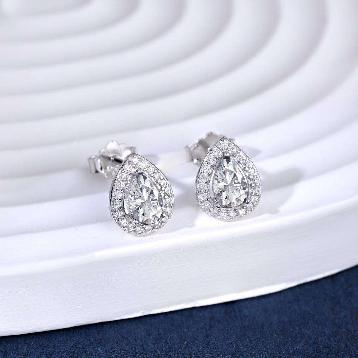 [XXX]Luxurious Water Drop Shape Earrings