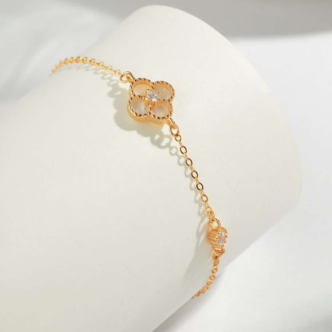 [XXX]Delicate Four Leaf Clover Bracelet