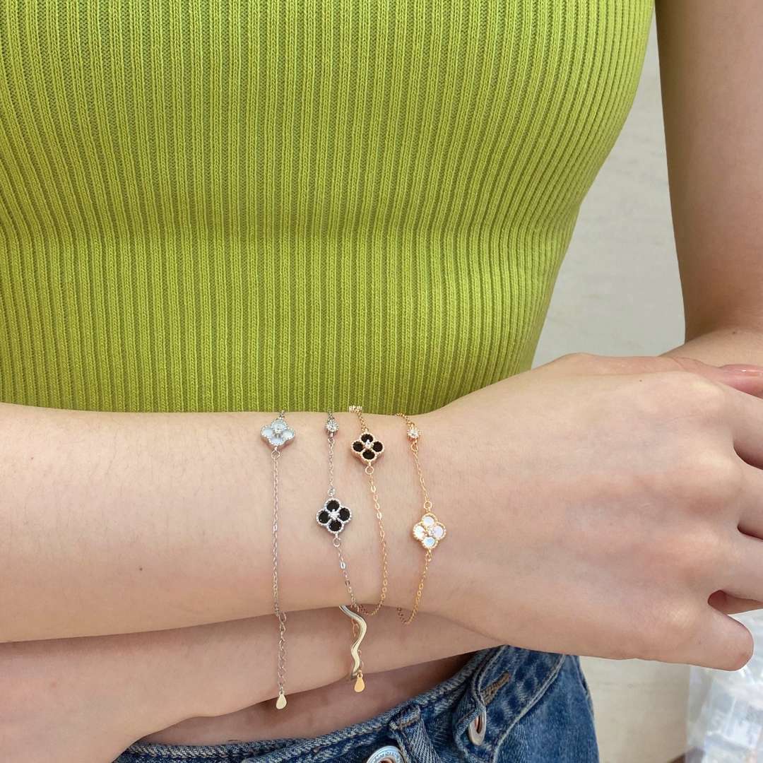 [XXX]Delicate Four Leaf Clover Bracelet