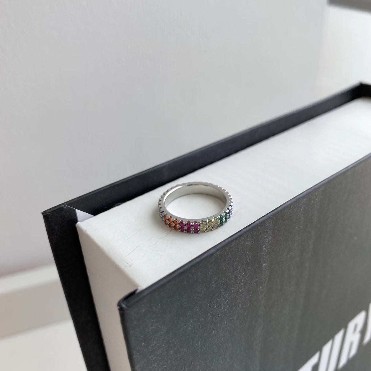 [XXX]Unique Colorful Round Cut Tennis Ring