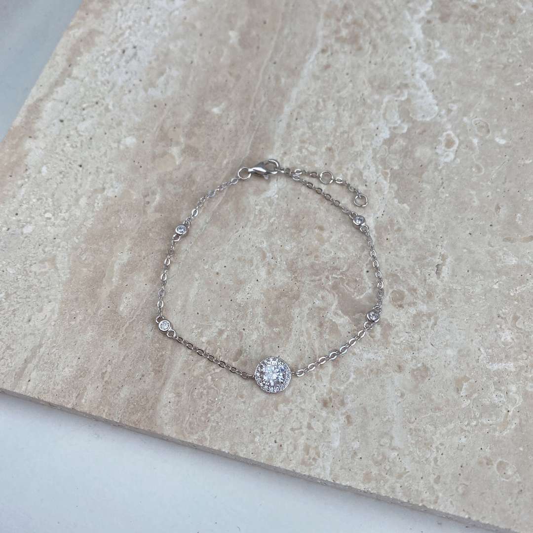 [XXX]Dazzling Round Cut Shape Bracelet