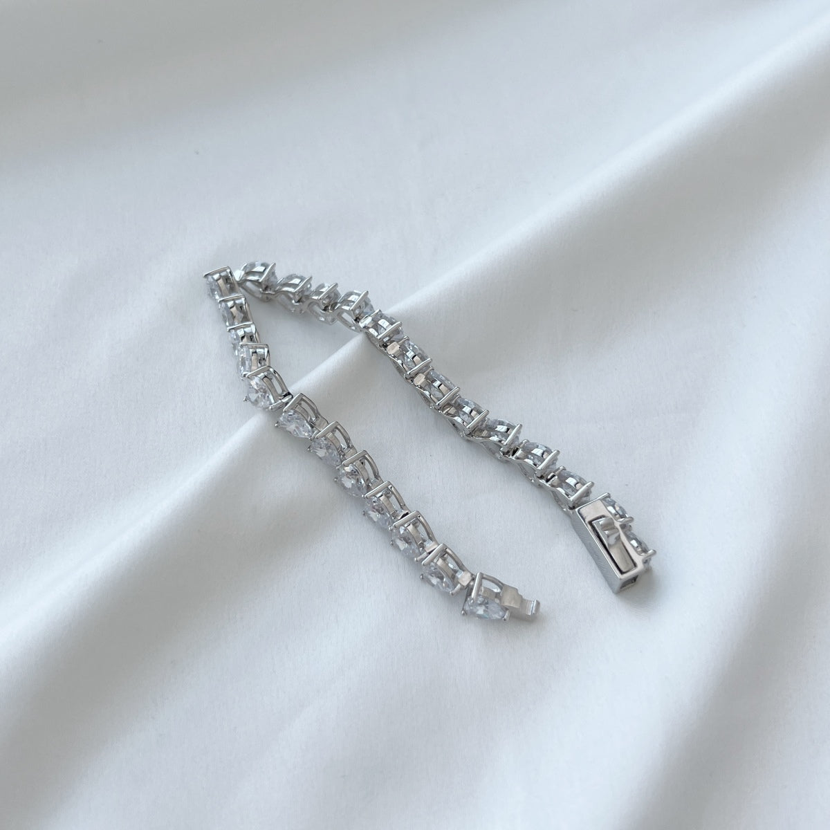 [XXX]0.75 Carat Elegant Romantic Heart Shape Lover Bracelet