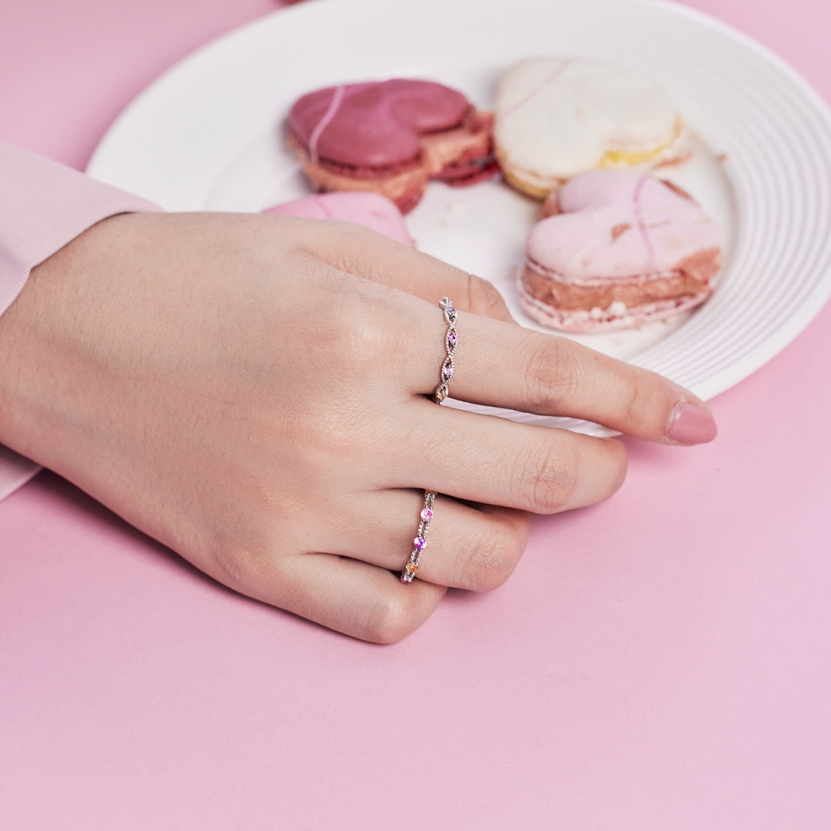 [XXX]Sparkling Colorful Round Cut Tennis Ring