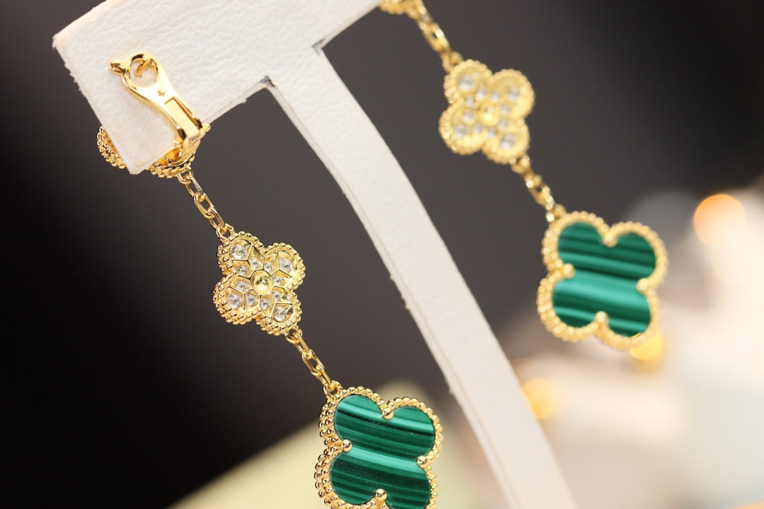 CLOVER EARRINGS GOLD MALACHITE DIAMOND 3 MOTIF