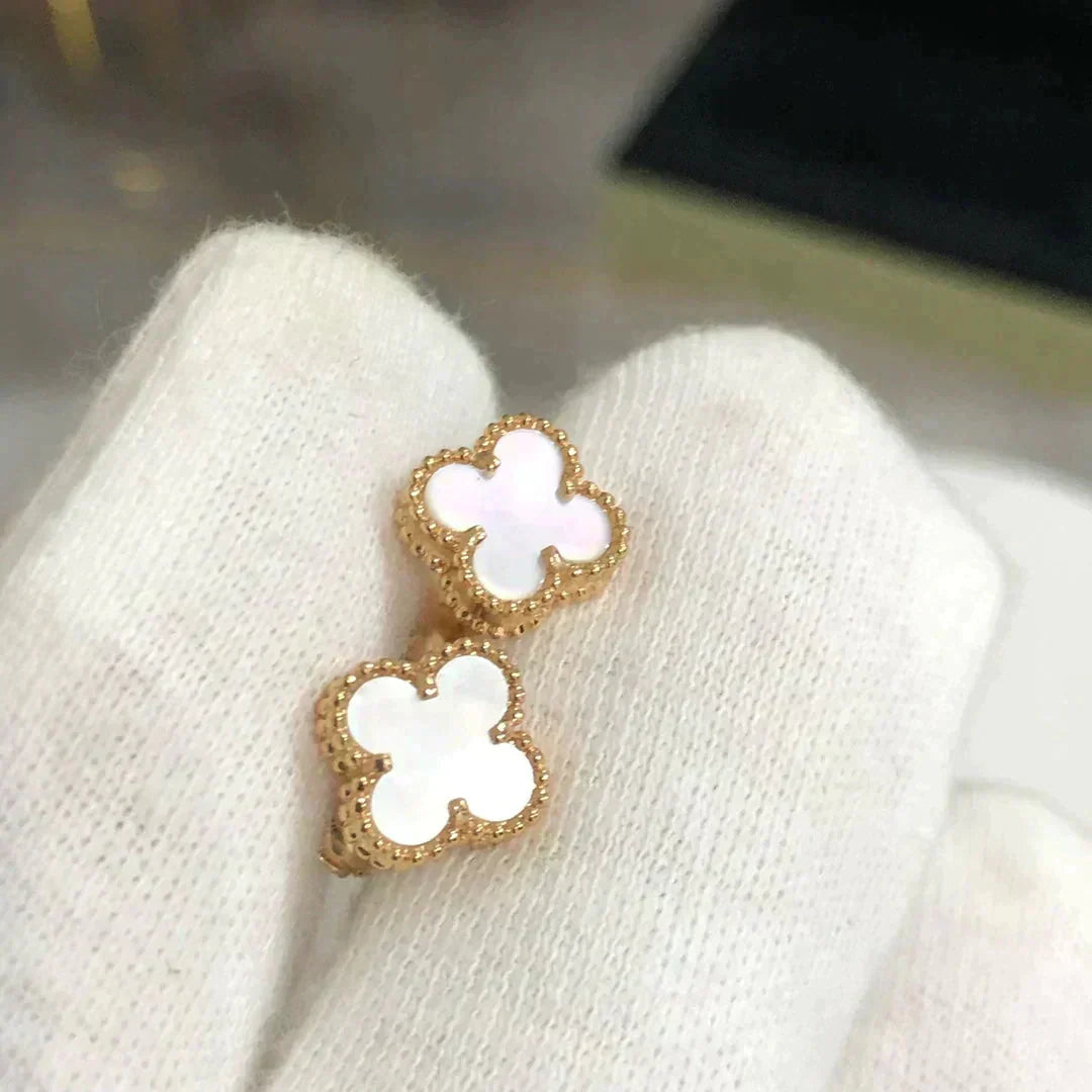 CLOVER MINI 9.5MM WHITE MOP EARRINGS