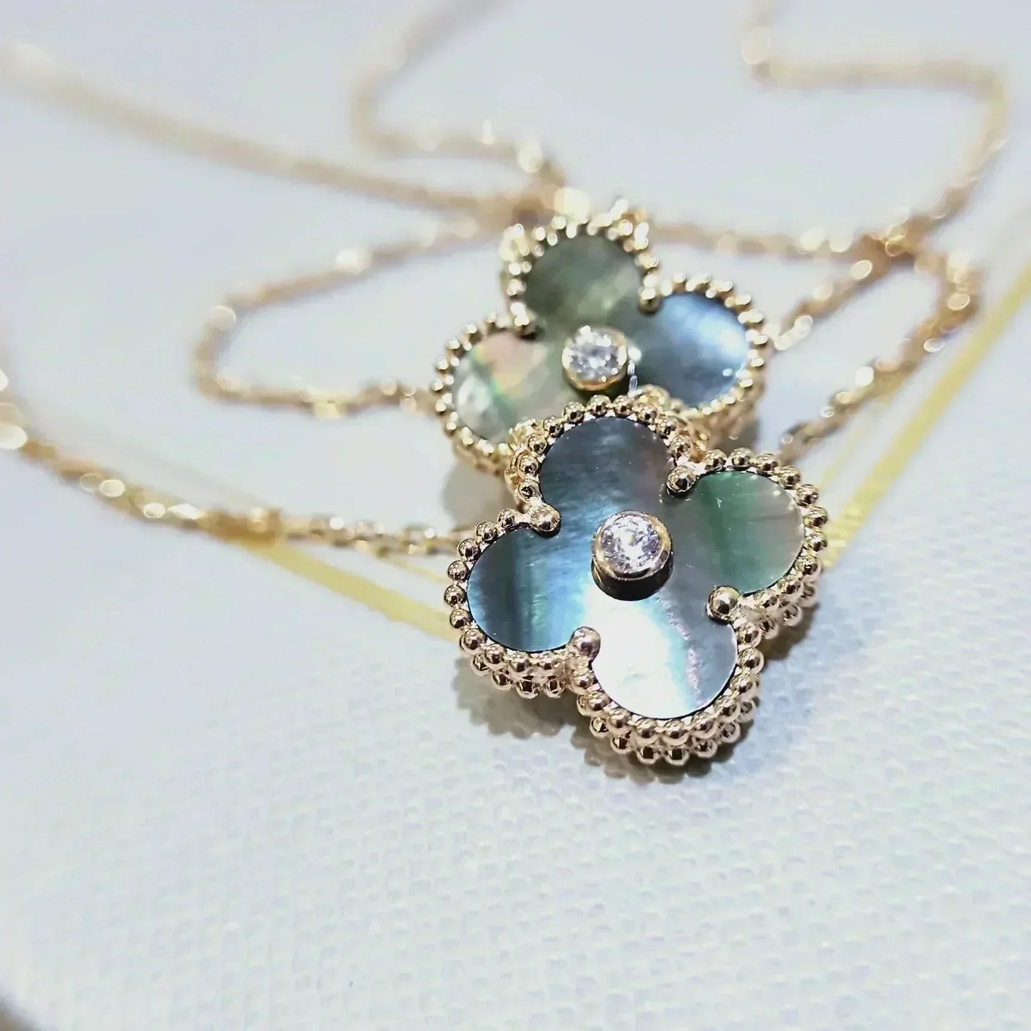 CLOVER 15MM DIAMOND AND MOTHER-OF-GREY NECKLACE