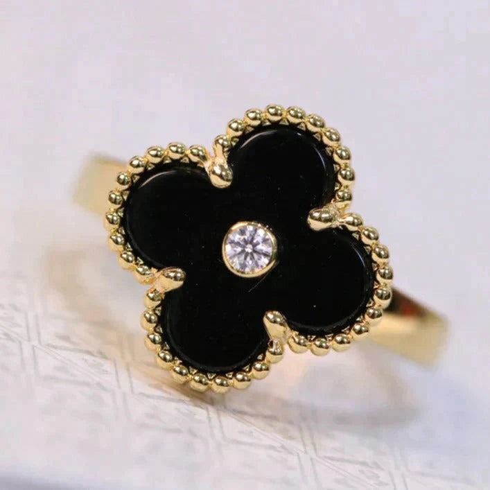 CLOVER ONYX RING GOLD DIAMOND