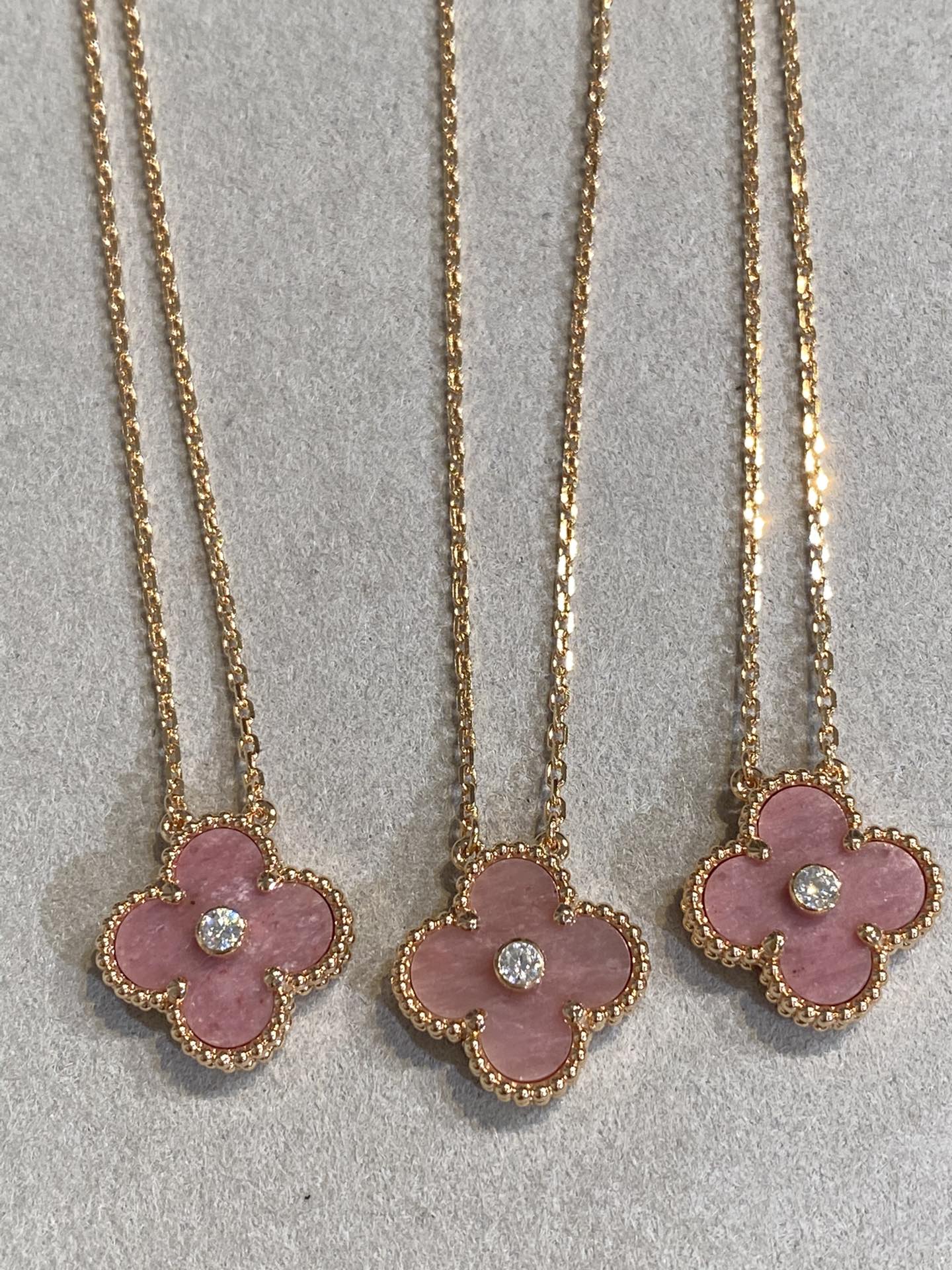 CLOVER 15MM DIAMOND RHODONITE NECKLACE