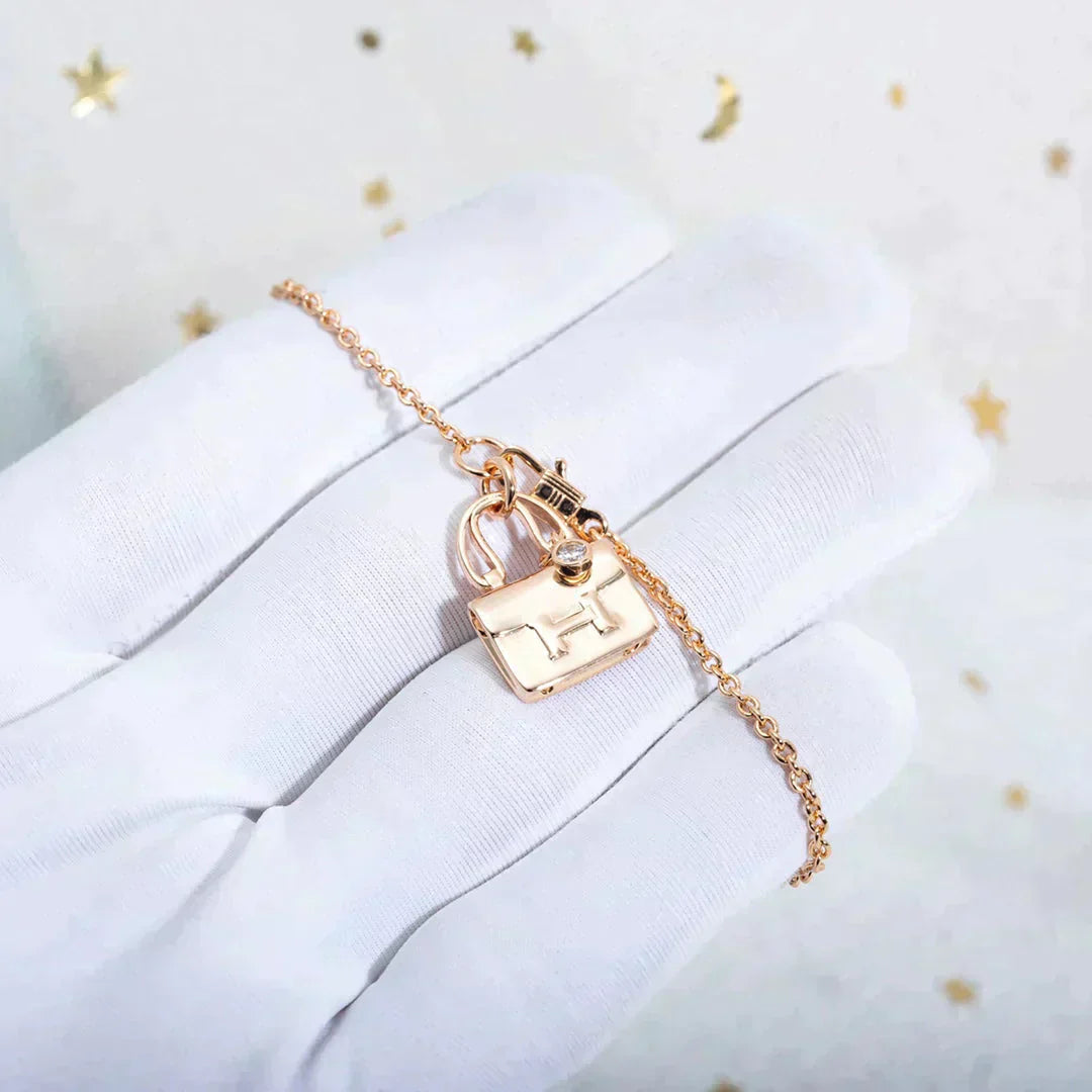 AMULETTE PEDANT ROSE GOLD NECKLACE