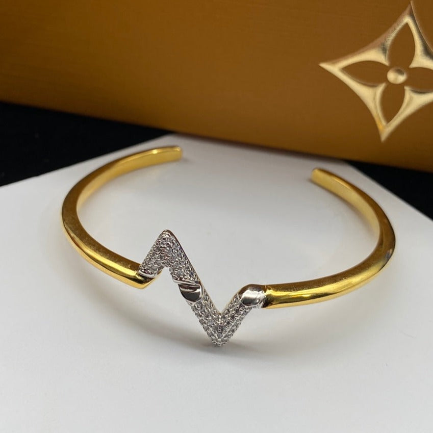 VOLTE UPSITE DOWN DIAMOND GOLD OPEN BRACELET