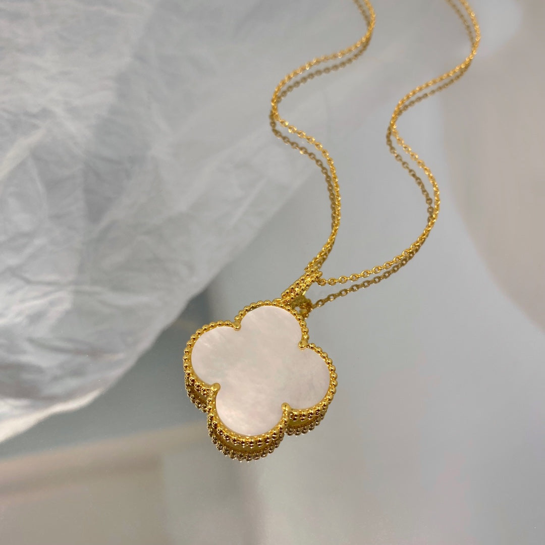 CLOVER 25MM MOP LARGE PENDANT NECKLACE