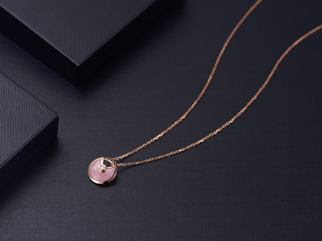 AMULETTE ROSE GOLD PINK MOP NECKLACE