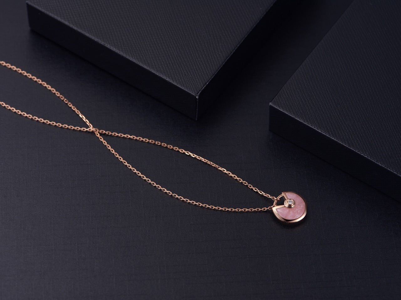 AMULETTE ROSE GOLD PINK MOP NECKLACE