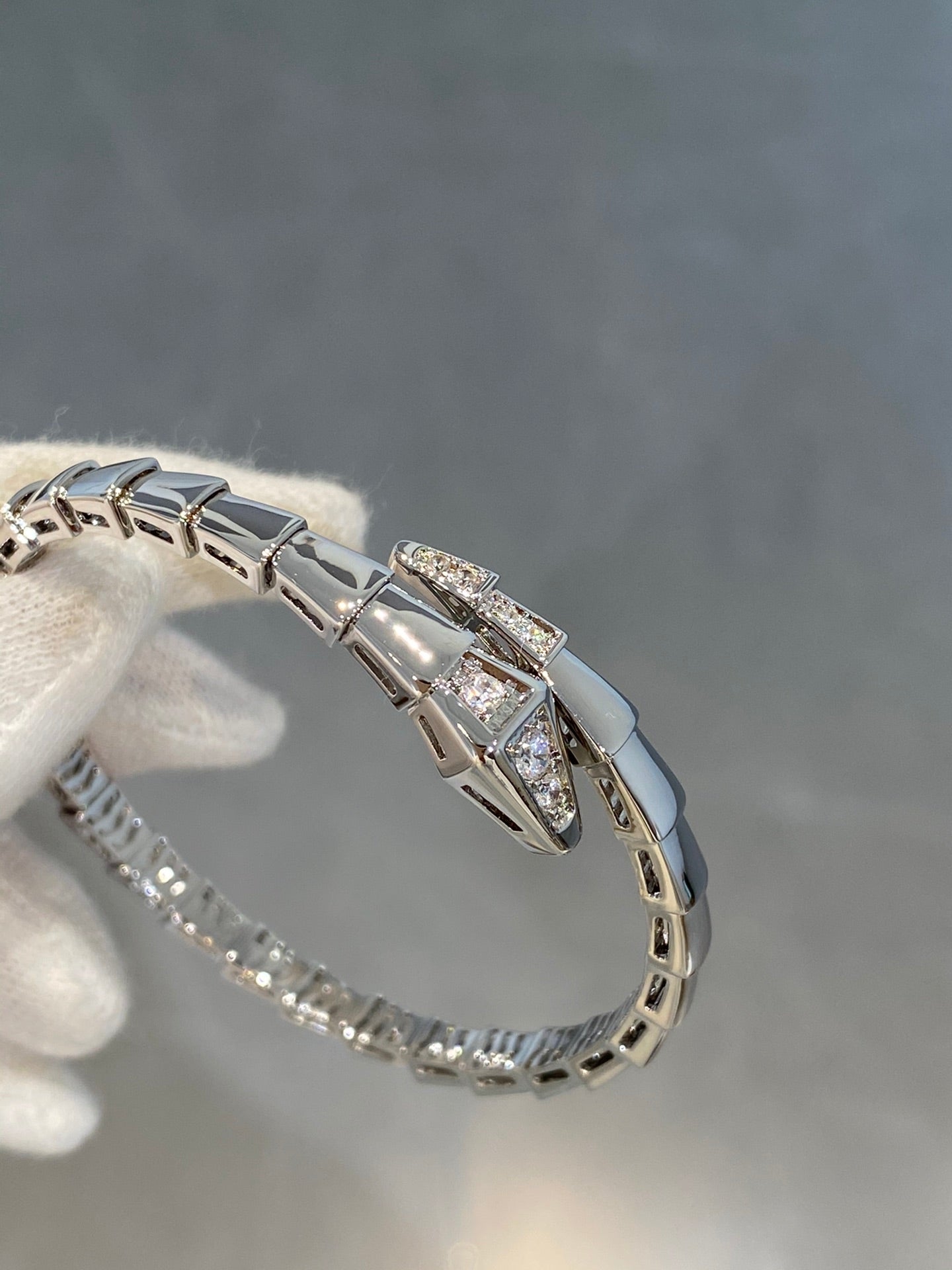 SERPENTI BRACELET DIAMONDS SILVER