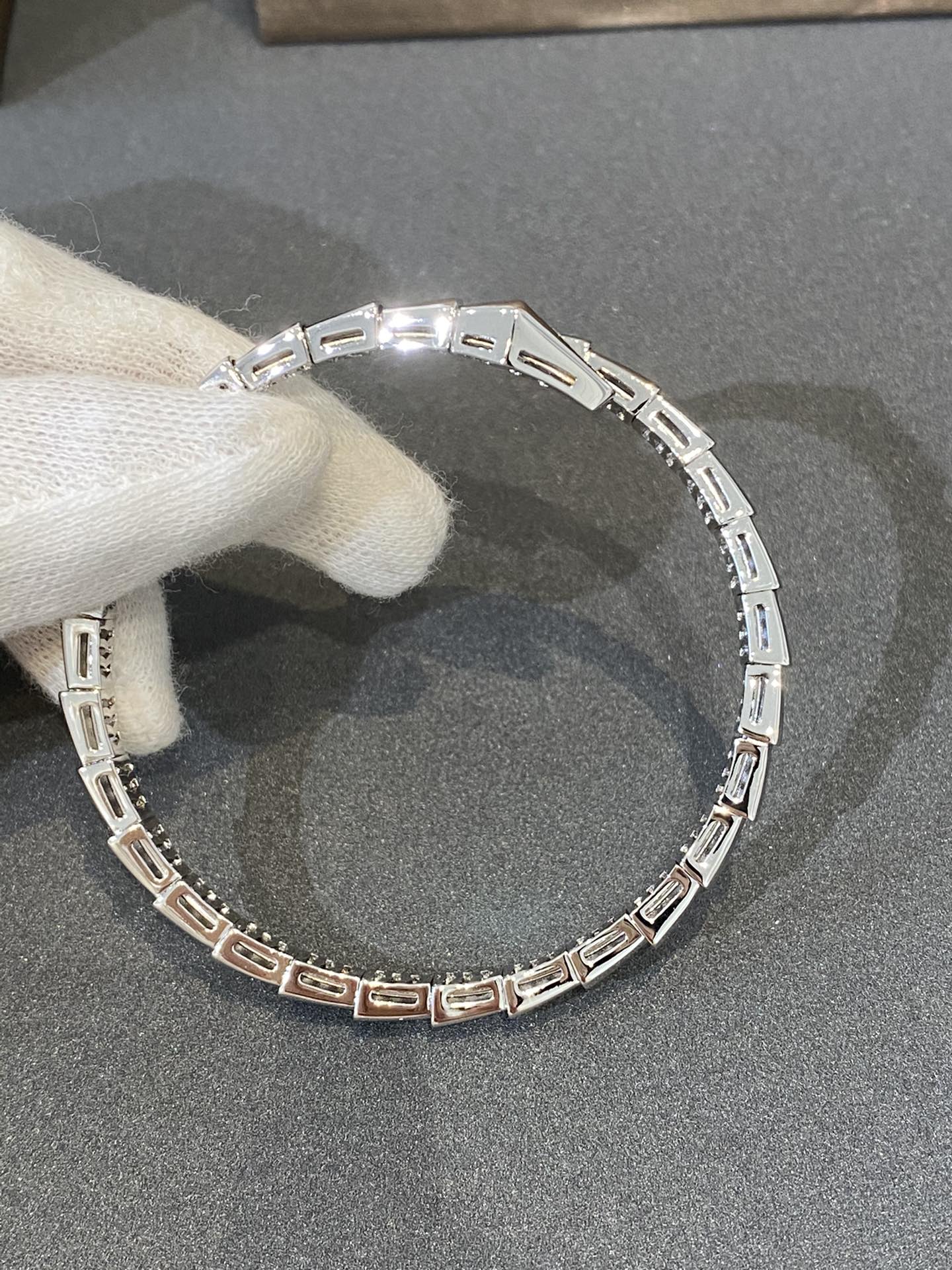 SERPENTI BRACELET DIAMONDS SILVER