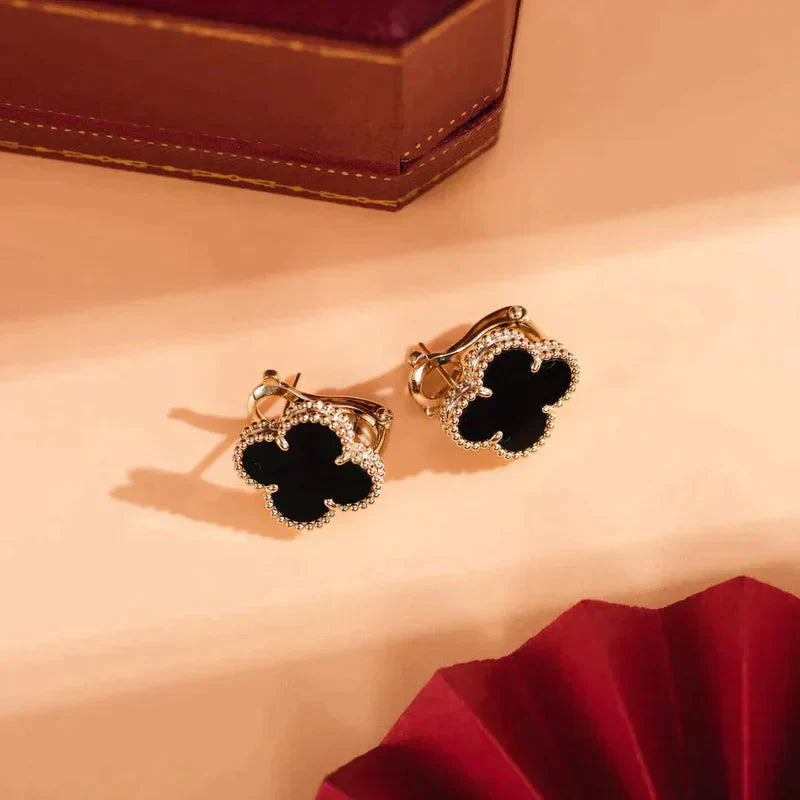 CLOVER MEDIUM 1 MOTIFS  ONYX STUD EARRINGS