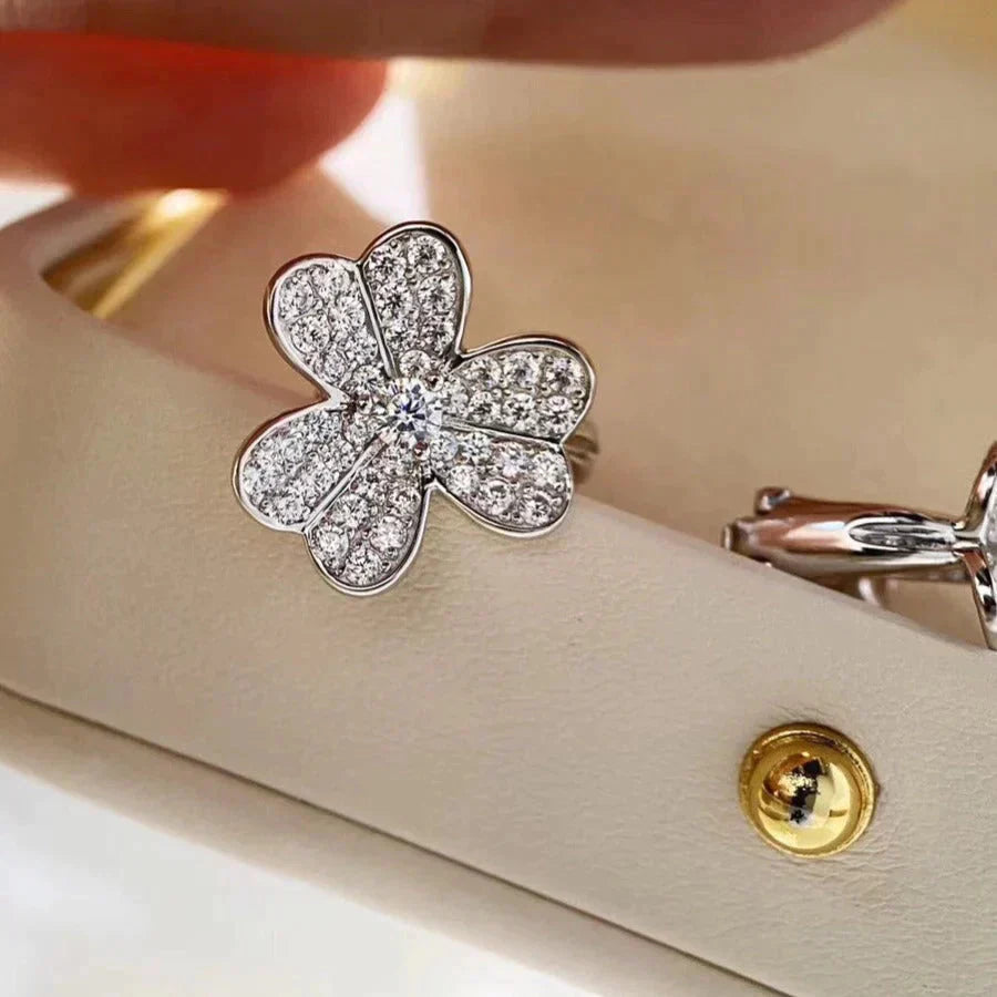 CLOVER COMOS DIAMOND EARRINGS SILVER