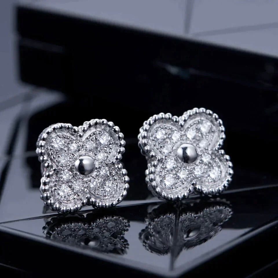 CLOVER 1 MOTIFS DIAMOND STUD EARRINGS SILVER