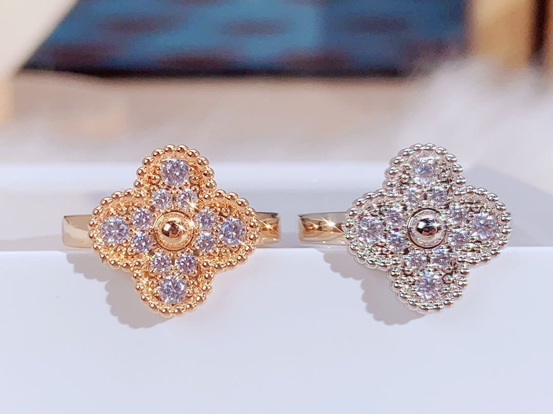 CLOVER DIAMOND RING