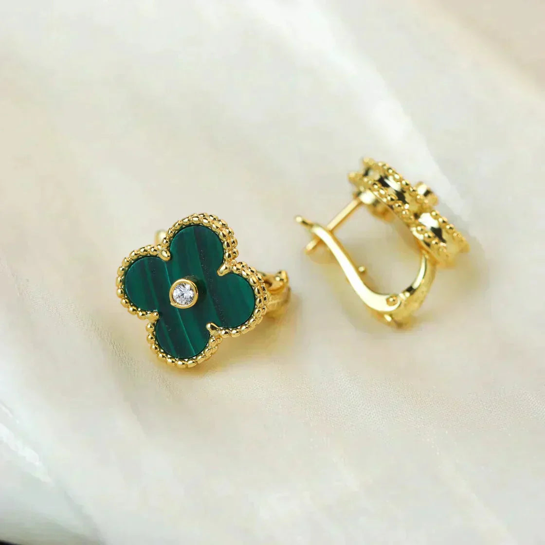 CLOVER MEDIUM 1 MOTIFS MALACHITE DIAMOND EARRINGS