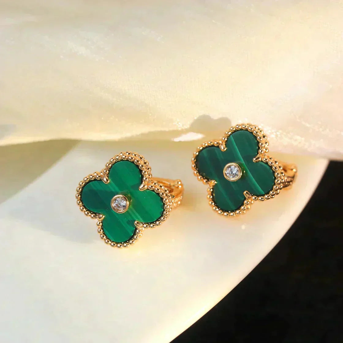 CLOVER MEDIUM 1 MOTIFS MALACHITE DIAMOND EARRINGS