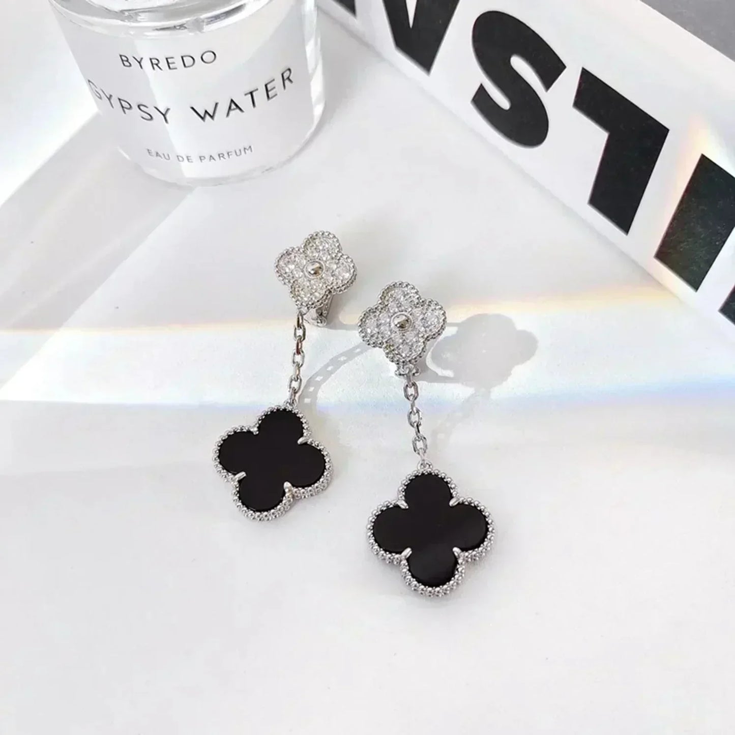 CLOVER 2 MOTIFS  DIAMOND ONYX EARRINGS SILVER