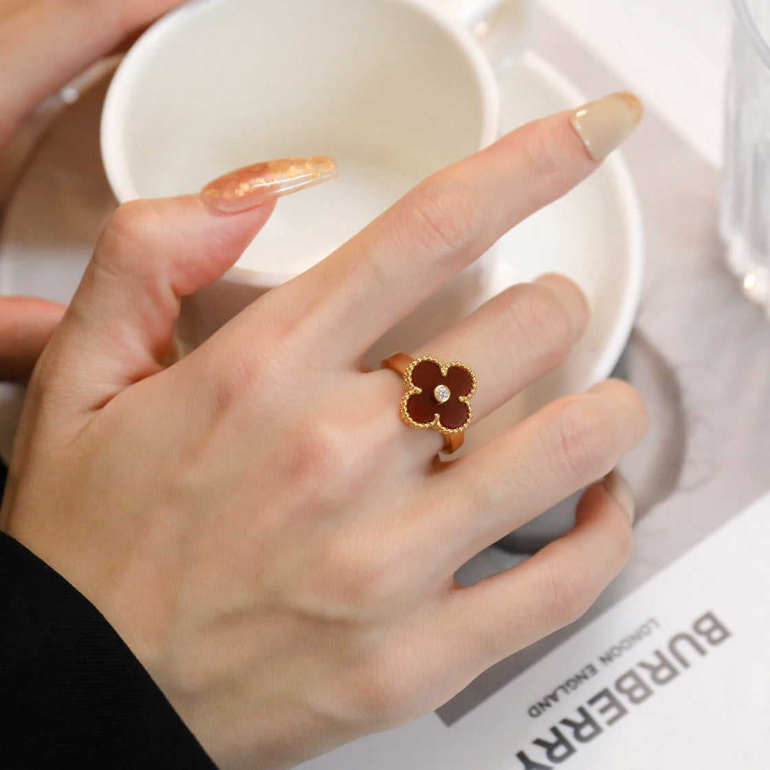 CLOVER CARNELIAN RING ROSE GOLD DIAMOND