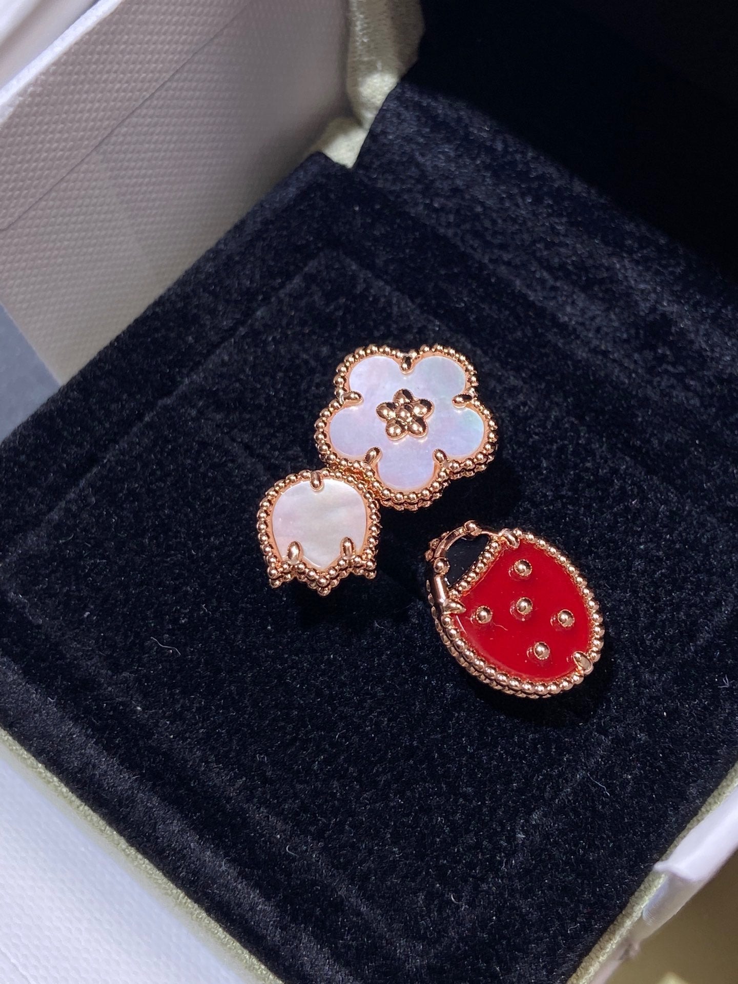 LUCKY 3 MOTIF ROSE GOLD RING