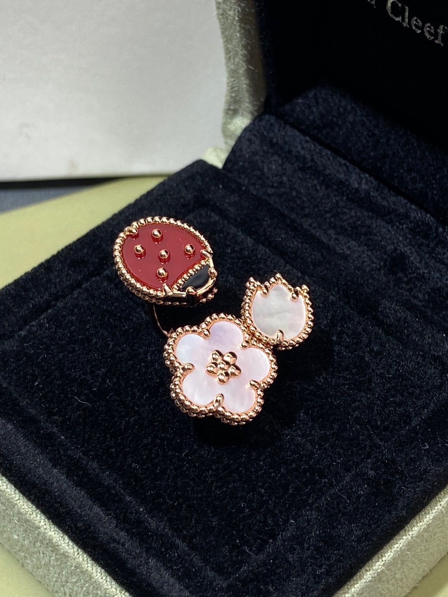 LUCKY 3 MOTIF ROSE GOLD RING