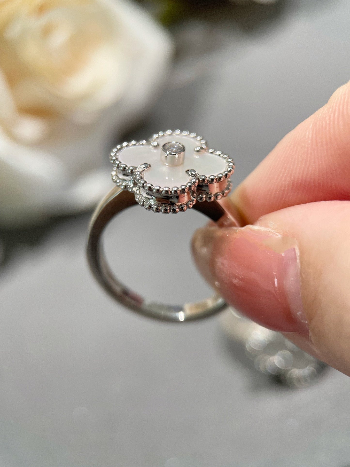 CLOVER SILVER MOP DIAMOND RING