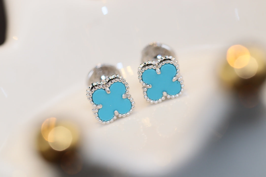 CLOVER MINI TURQUOISE SILVER STUD EARRINGS