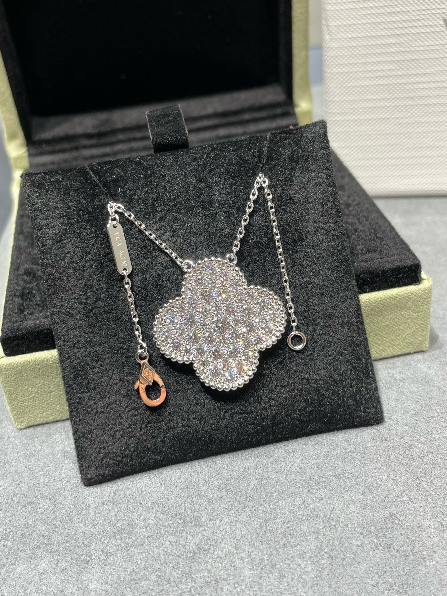 CLOVER 25MM LARGE PENDANT DIAMOND PAVED SILVER NECKLACE