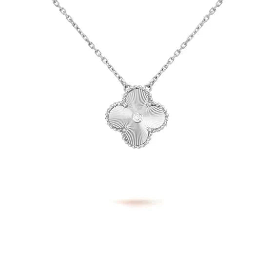 CLOVER  15MM DIAMOND LASER NECKLACE SILVER