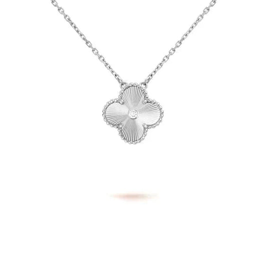 CLOVER  15MM DIAMOND LASER NECKLACE SILVER