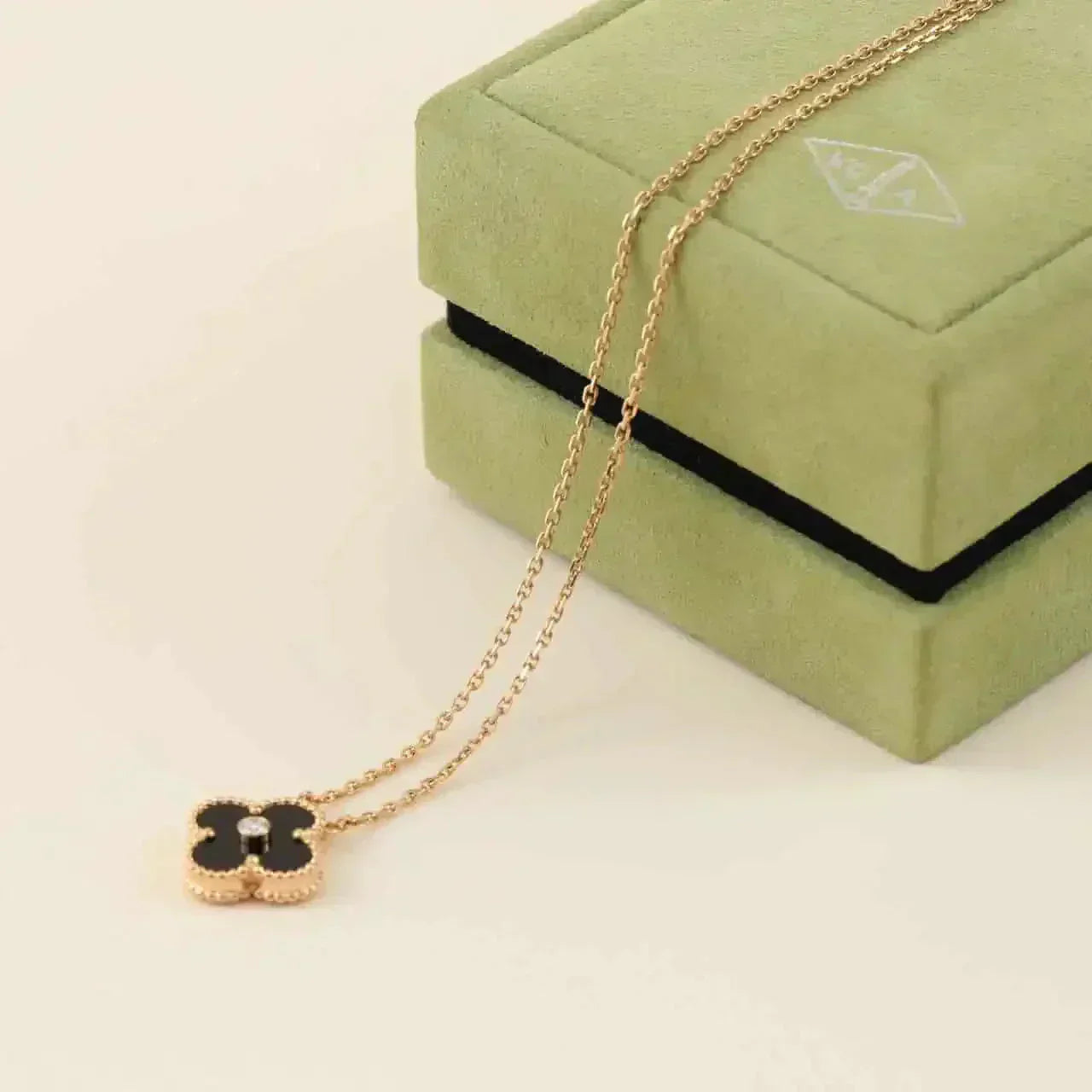 CLOVER 15MM DIAMOND ONYX NECKLACE