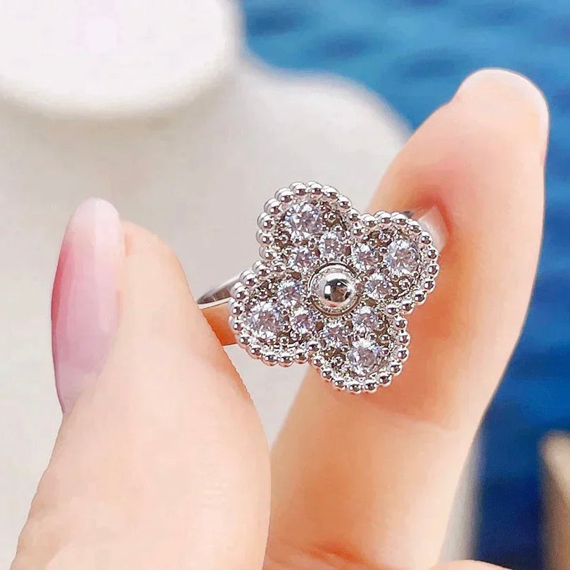 CLOVER DIAMOND RING