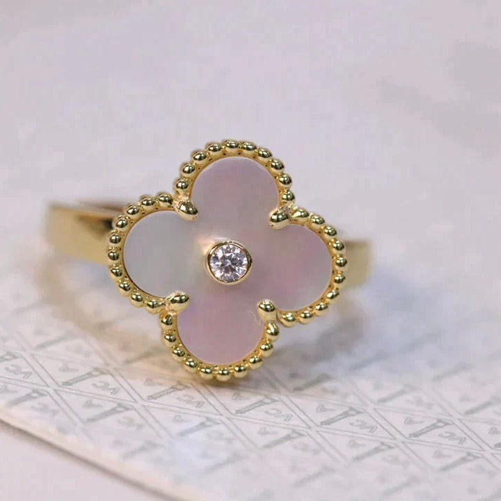 CLOVER PINK MOP RING GOLD DIAMOND