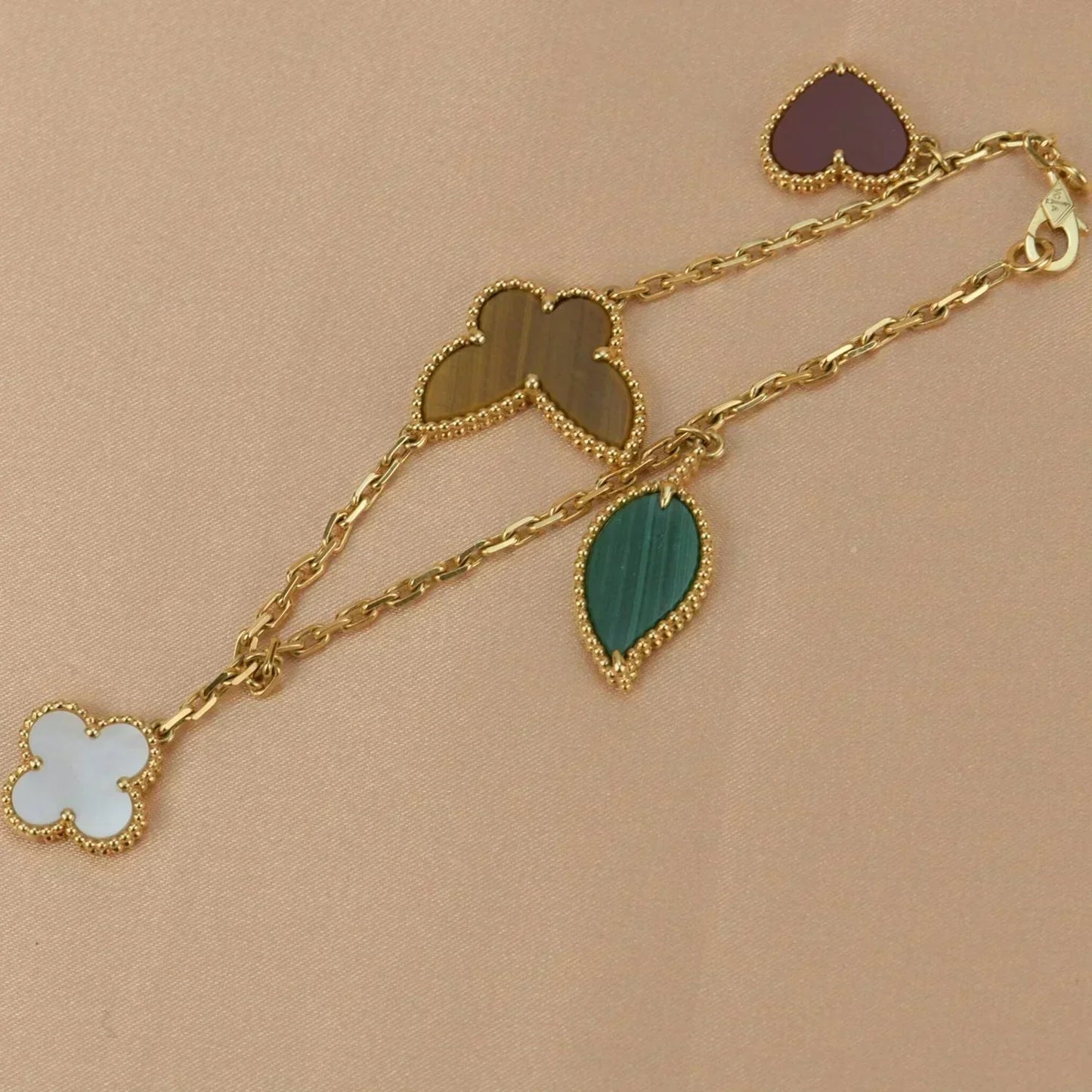 LUCKY SPRING 5 MOTIF GOLD BRACELET