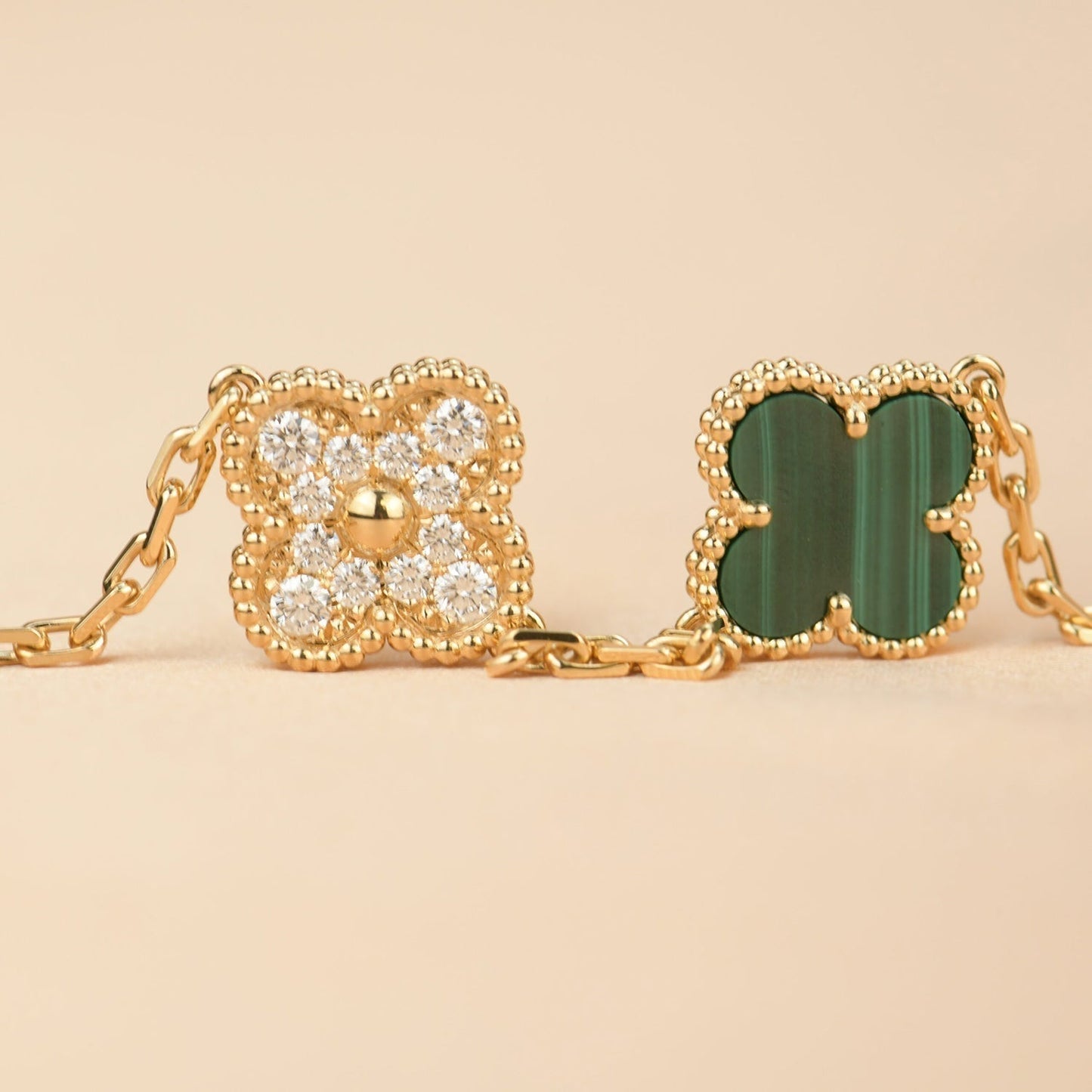 CLOVER  5 MOTIF MALACHITE DIAMOND BRACELET