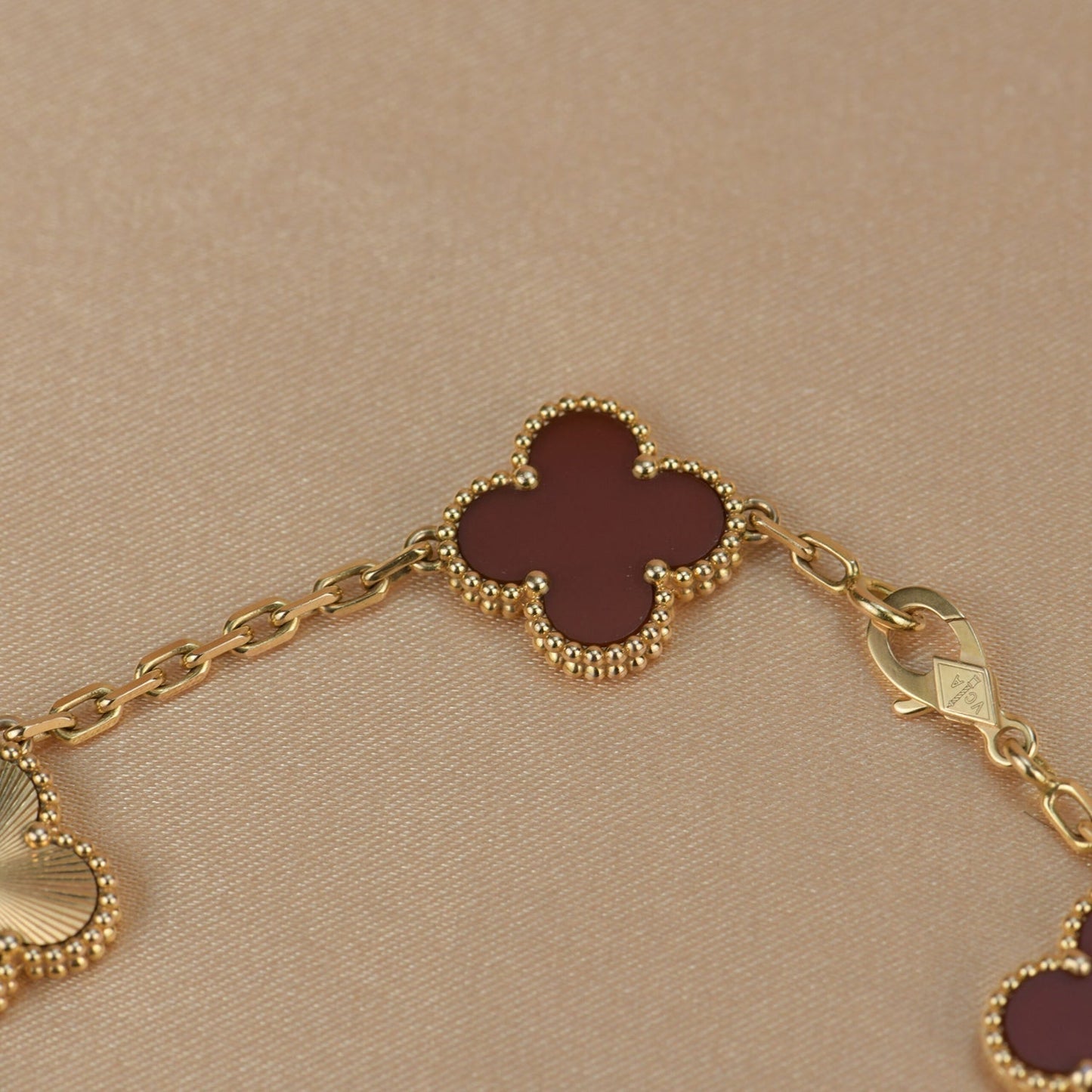 CLOVER  5 MOTIFS CARNELIAN GOLD BRACELET