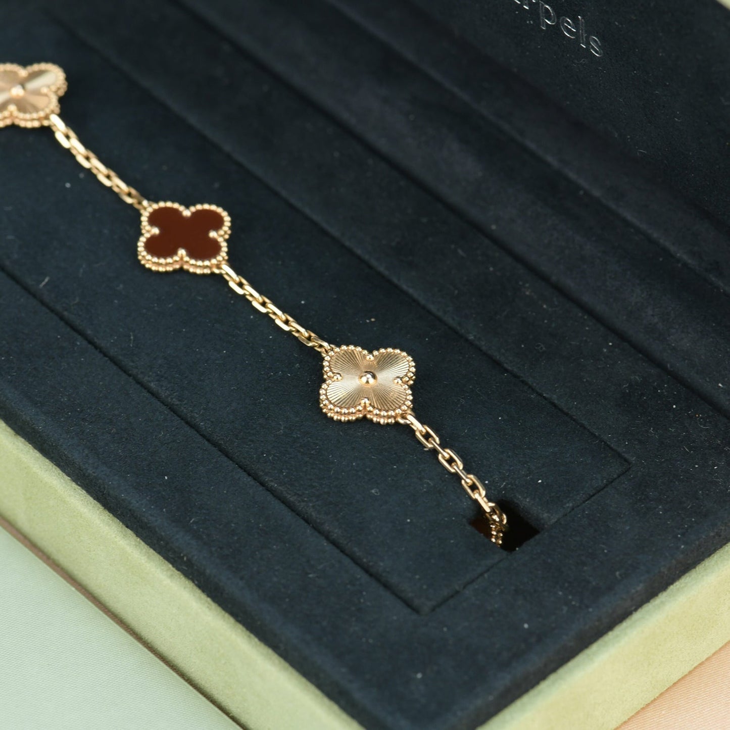 CLOVER  5 MOTIFS CARNELIAN GOLD BRACELET