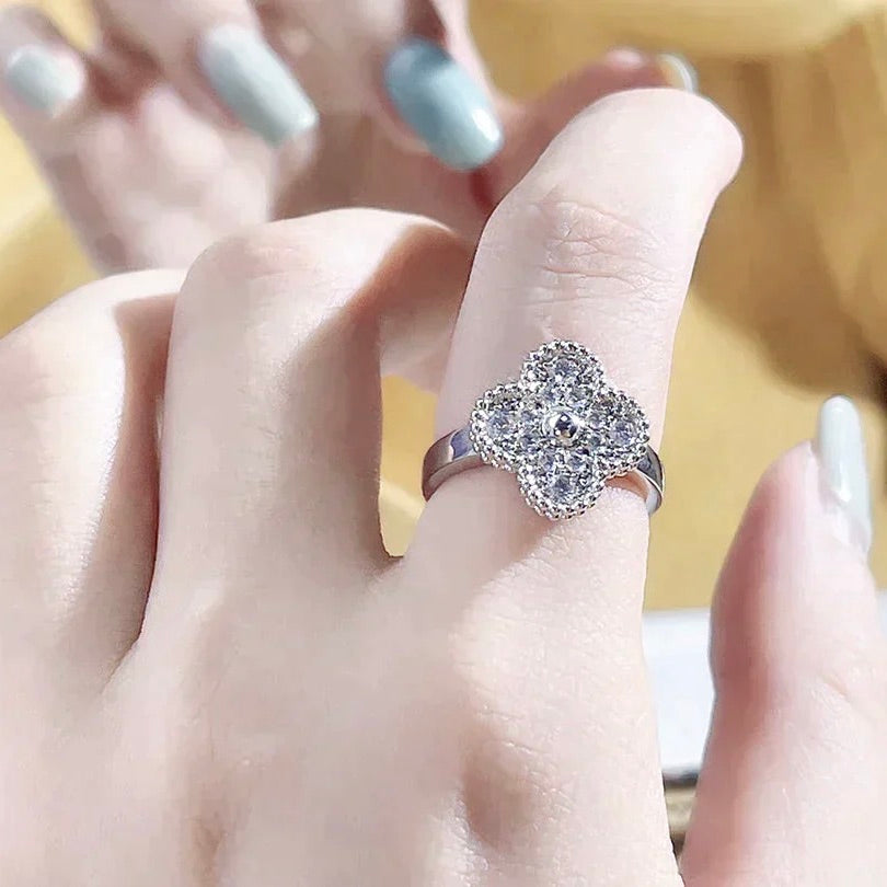 CLOVER DIAMOND RING