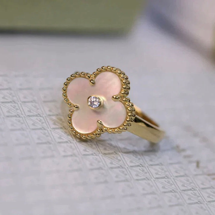 CLOVER PINK MOP RING GOLD DIAMOND