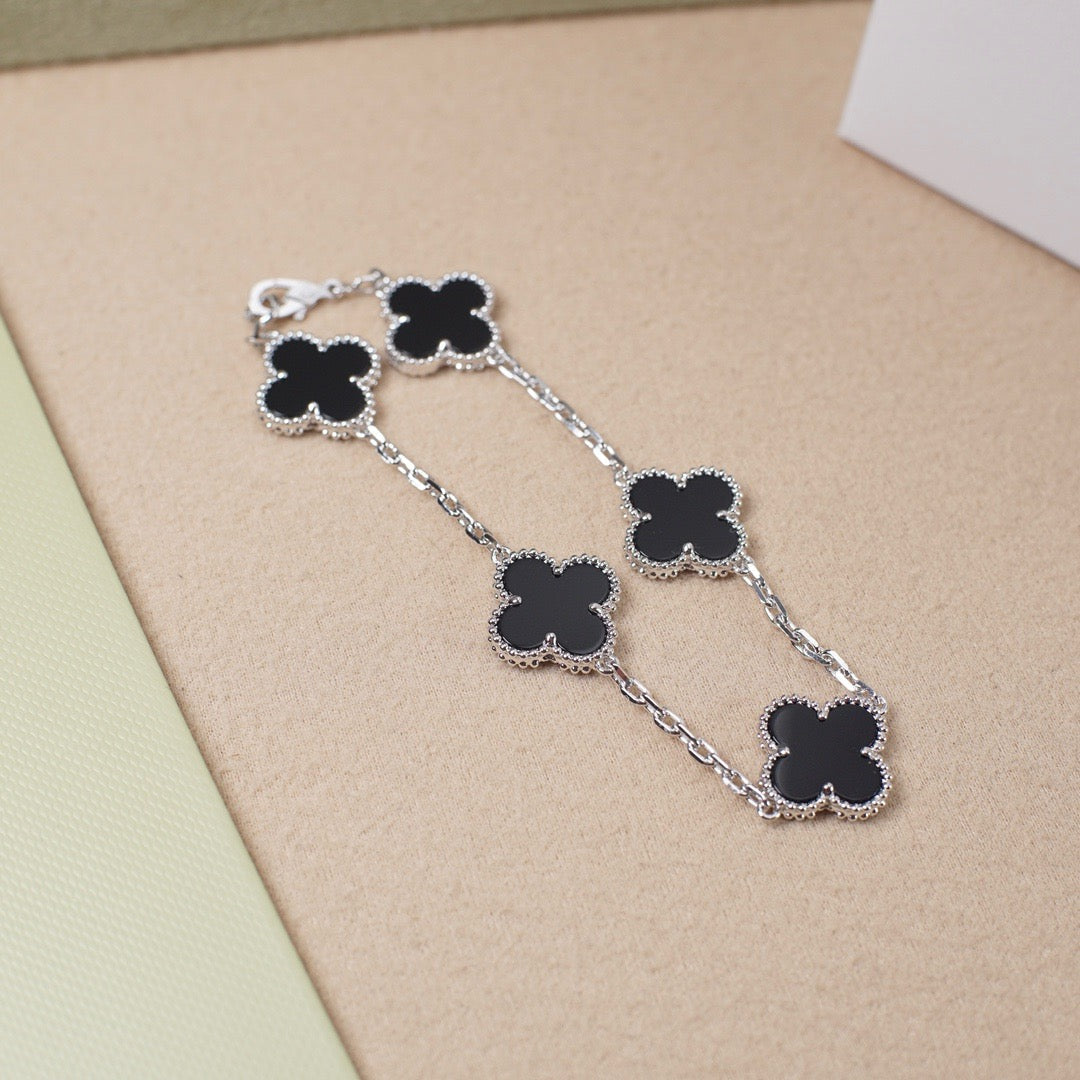 CLOVER 5 MOTIF ONYXS  BRACELET SILVER