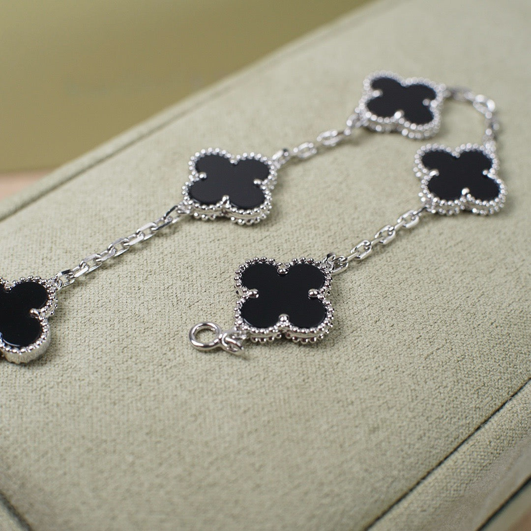 CLOVER 5 MOTIF ONYXS  BRACELET SILVER