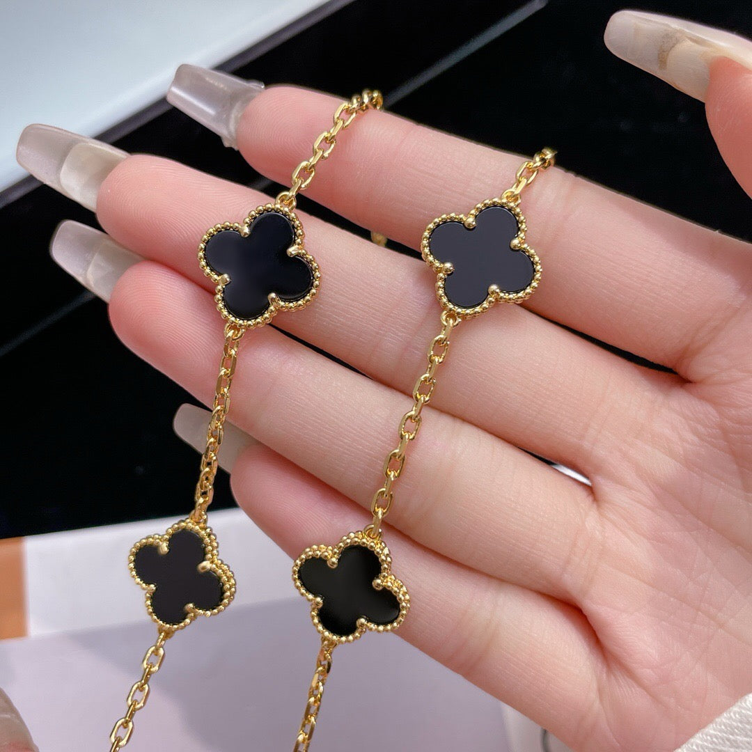 CLOVER 10 MOTIFS ONYX NECKLACE