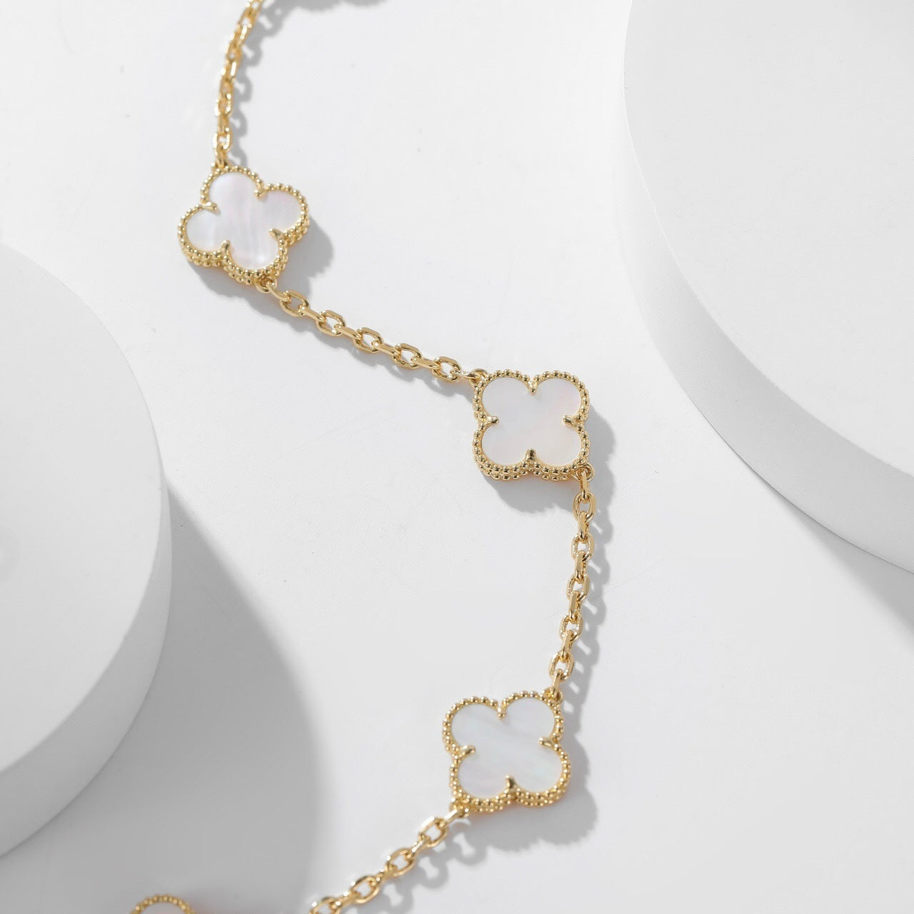 CLOVER 10 MOTIFS WHITE MOTHER OF PEARL NECKLACE